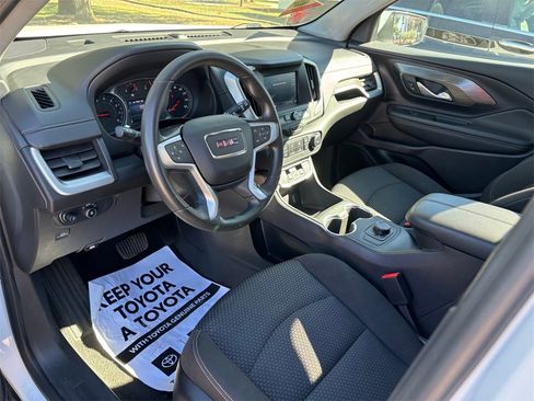 Used 2024 GMC Terrain SLE image 8