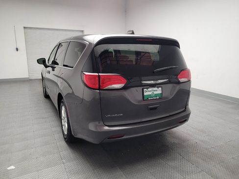Used 2023 Chrysler Voyager LX FWD image 6