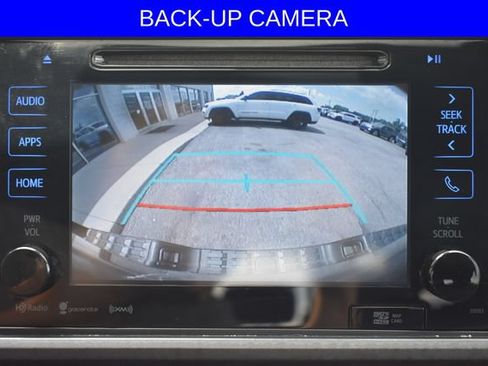 Used 2018 Toyota Tacoma SR5 AWD/4WD image 8
