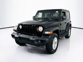 Used 2023 Jeep Wrangler Sport AWD/4WD video 1
