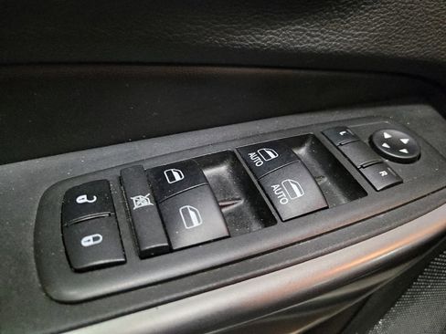 Used 2019 Jeep Cherokee Limited w/ Luxury Group image 27