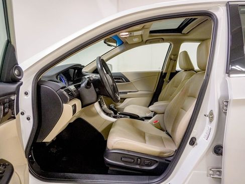 Used 2017 Honda Accord EX-L image 19