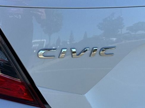 Used 2019 Honda Civic EX-L image 25