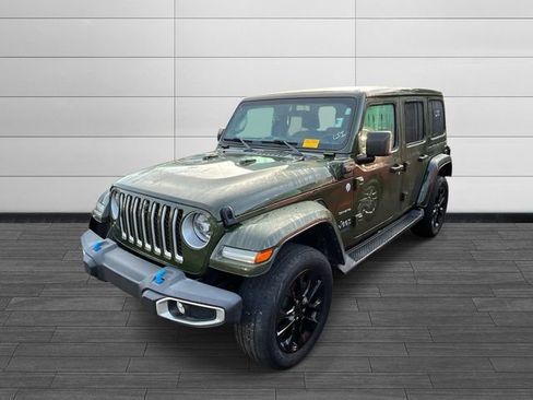 Used 2022 Jeep Wrangler Unlimited Sahara AWD/4WD image 5