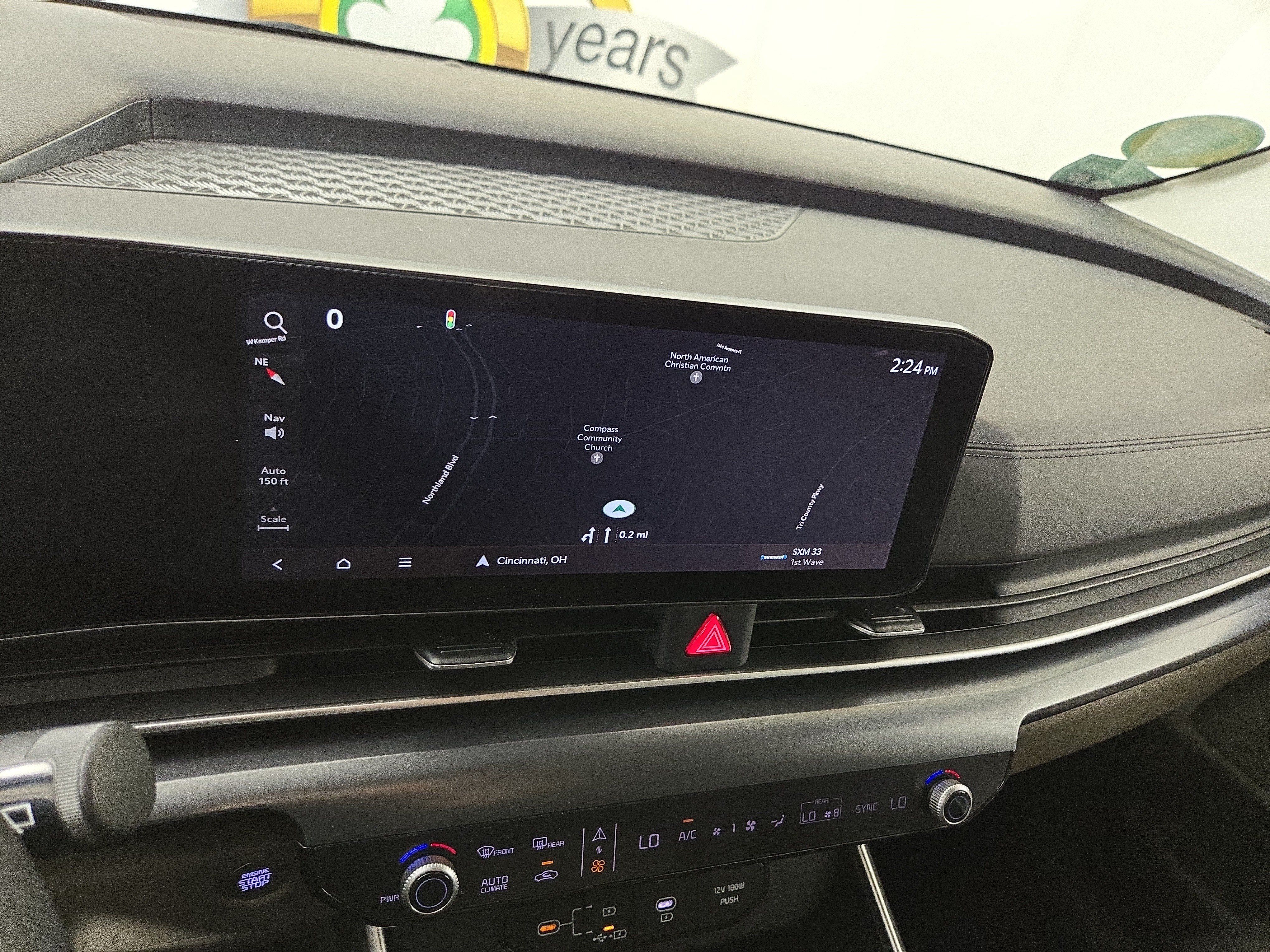 Used 2025 Kia Carnival FWD image 21