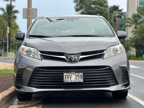 Used 2019 Toyota Sienna LE image 7