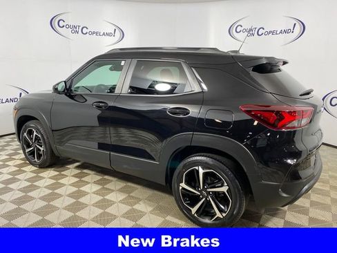 Certified 2023 Chevrolet TrailBlazer RS w/ Sun and Liftgate Package AWD/4WD image 4