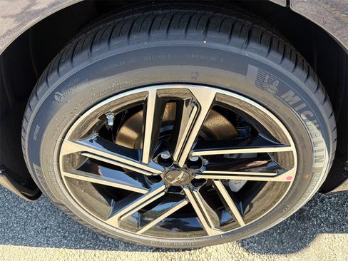 New 2026 Genesis G80 2.5T Advanced image 17