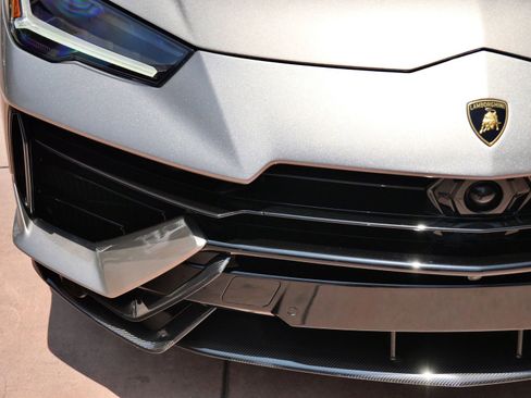 Used 2023 Lamborghini Urus Performante AWD/4WD image 15
