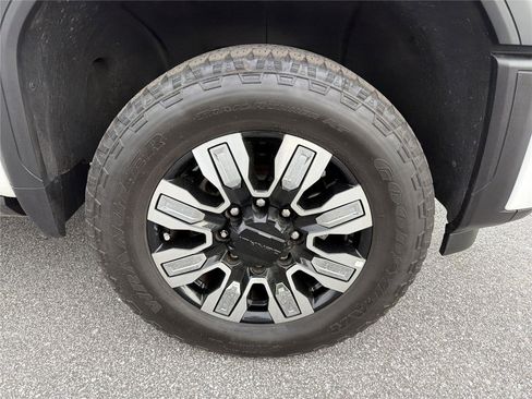 Used 2024 GMC Sierra 2500 Denali w/ Denali Reserve Package AWD/4WD image 11