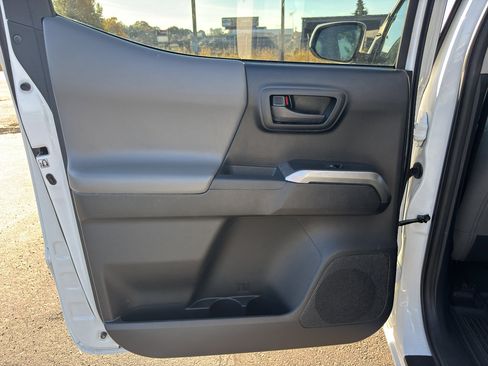 Used 2018 Toyota Tacoma SR5 image 14