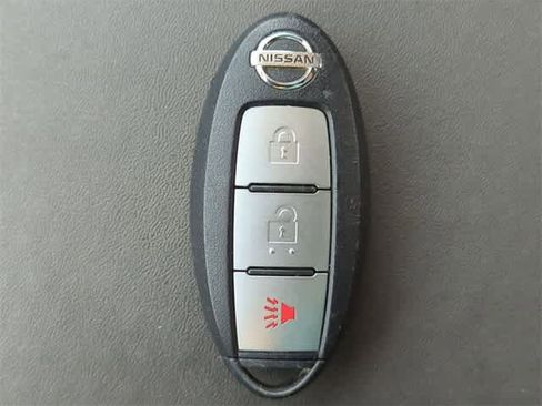 Used 2021 Nissan Frontier SV image 35