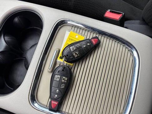 Used 2012 Dodge Grand Caravan SXT image 46