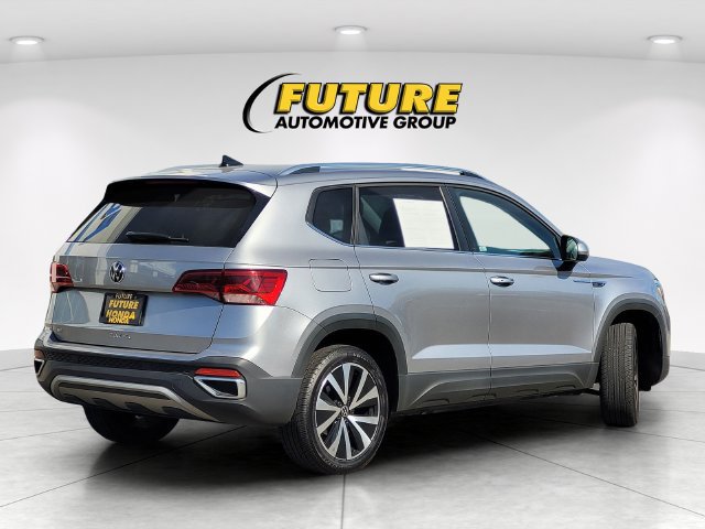Used 2024 Volkswagen Taos SE FWD image 4