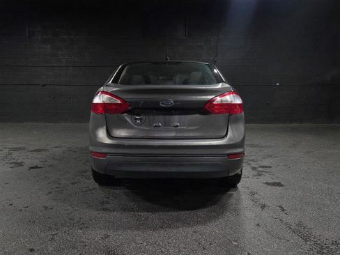 Used 2015 Ford Fiesta SE w/ Comfort Package image 4