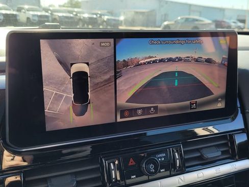 New 2026 Nissan Pathfinder SL image 15