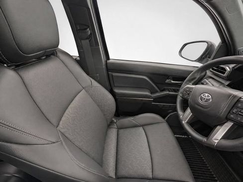 Used 2025 Toyota Tacoma Limited AWD/4WD image 17