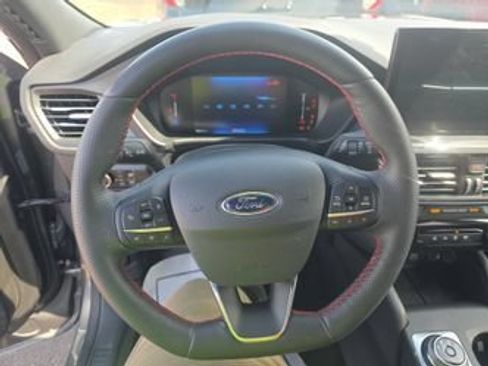 Used 2024 Ford Escape ST-Line w/ Tech Pack #1 AWD/4WD image 4