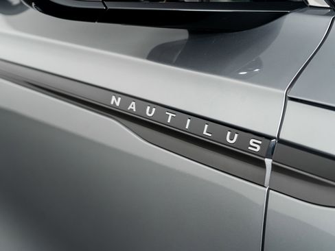 Used 2024 Lincoln Nautilus Black Label w/ Jet Appearance Package (87T) image 24