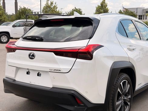 Used 2020 Lexus UX 250h w/ Premium Package AWD/4WD image 5