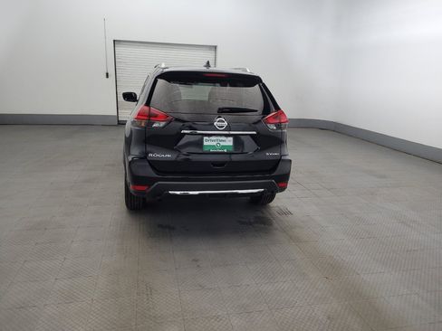 Used 2017 Nissan Rogue SV AWD/4WD image 6