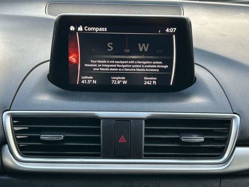 Used 2018 MAZDA MAZDA3 Sport image 29