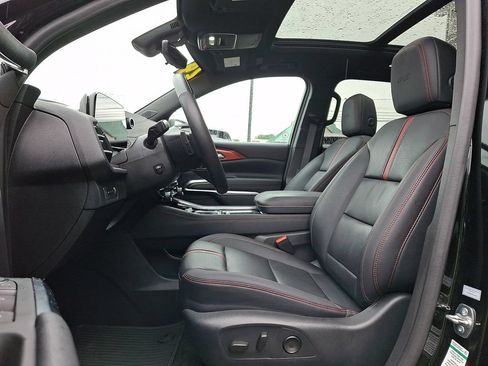 Used 2024 Chevrolet Traverse RS w/ LPO, Floor Liner Package AWD/4WD image 14