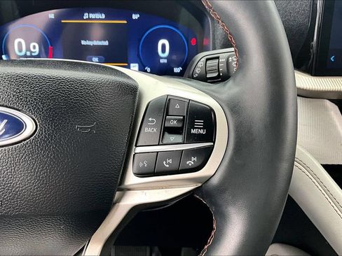 Certified 2025 Ford Explorer Active w/ Active Comfort Package AWD/4WD image 19