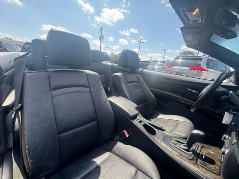 Used 2009 BMW 328i Convertible image 25