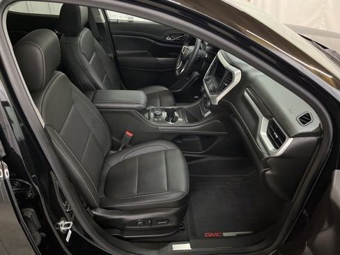 Used 2023 GMC Acadia SLT w/ Preferred Package image 26