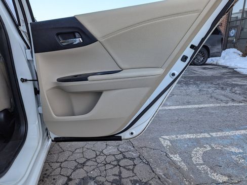 Used 2015 Honda Accord EX image 41