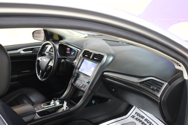 Used 2020 Ford Fusion SEL FWD image 12