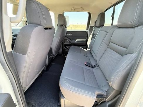 Used 2024 Nissan Frontier SV w/ SV Convenience Package RWD image 15