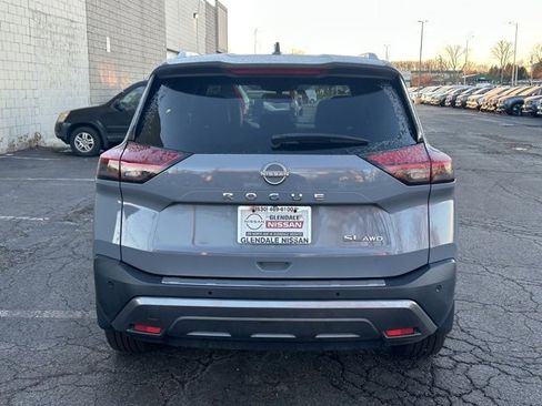 Used 2022 Nissan Rogue SL w/ SL Premium Package image 5
