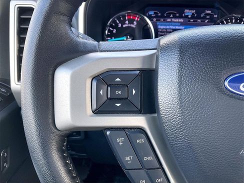 Used 2022 Ford F250 Lariat w/ Chrome Package image 21