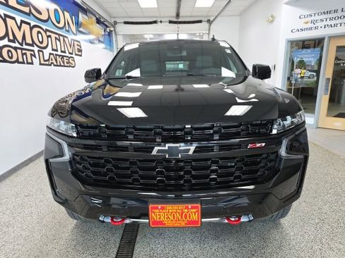 Used 2024 Chevrolet Tahoe Z71 w/ Luxury Package image 2