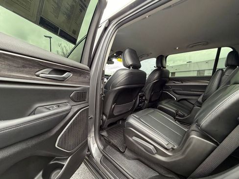 Used 2021 Jeep Grand Cherokee L Limited image 31