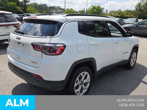 Used 2025 Jeep Compass Latitude AWD/4WD image 14