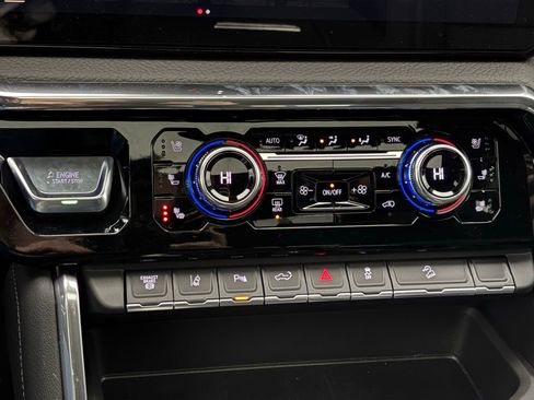 New 2025 GMC Sierra 2500 Denali w/ Denali Reserve Package image 31