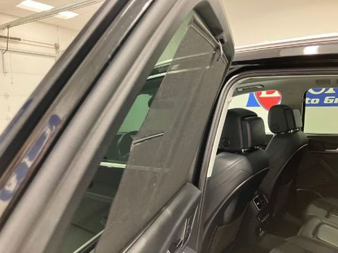 Used 2018 Audi Q5 2.0T Premium Plus w/ Premium Plus Package AWD/4WD image 36