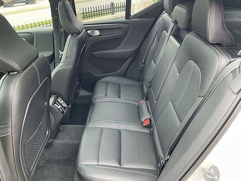 Used 2025 Volvo XC40 B5 Plus AWD/4WD image 14