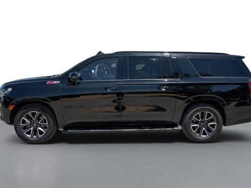 Used 2021 Chevrolet Suburban Z71 w/ Z71 Off-Road Package AWD/4WD image 9