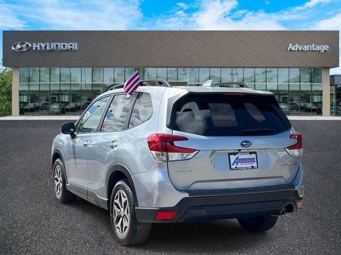 Used 2022 Subaru Forester Premium AWD/4WD image 5