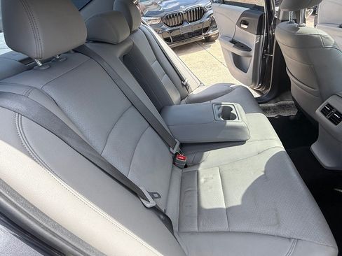 Used 2017 Honda Accord EX-L image 18