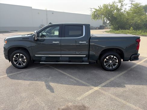 Used 2026 Chevrolet Silverado 1500 High Country w/ Technology Package AWD/4WD image 3