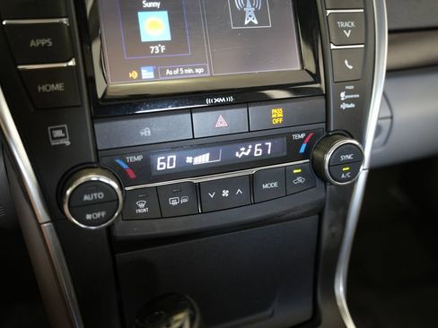 Used 2017 Toyota Camry XLE image 26