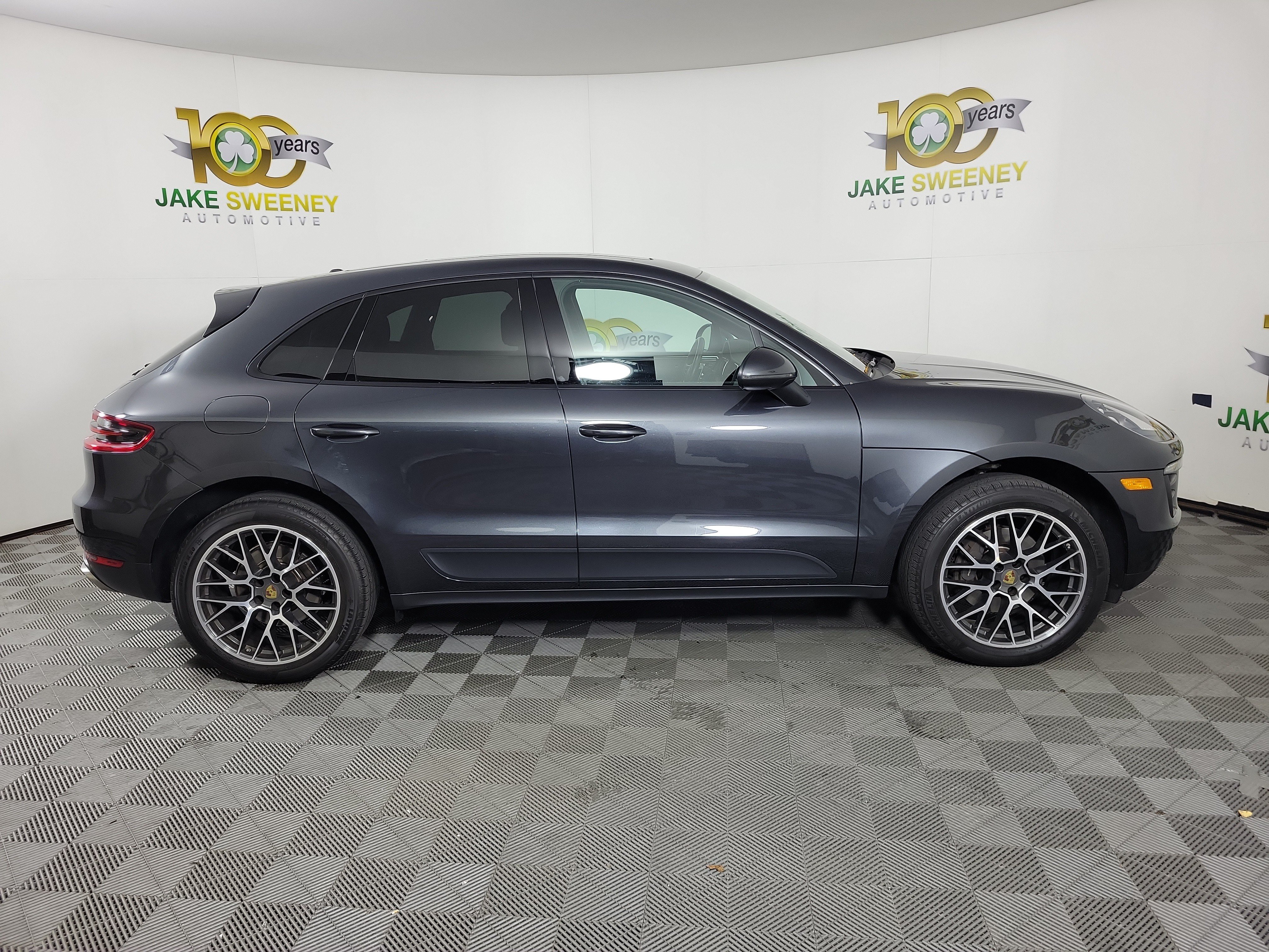 Used 2018 Porsche Macan AWD/4WD image 4