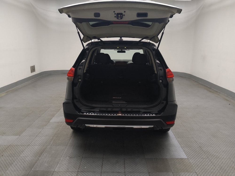 Used 2017 Nissan Rogue S w/ S Appearance Package FWD image 33