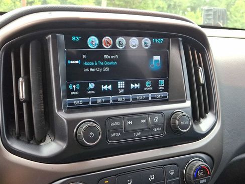Used 2018 Chevrolet Colorado Z71 RWD image 16