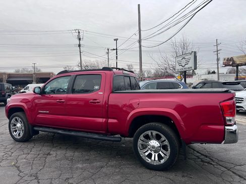 Used 2017 Toyota Tacoma SR5 image 2